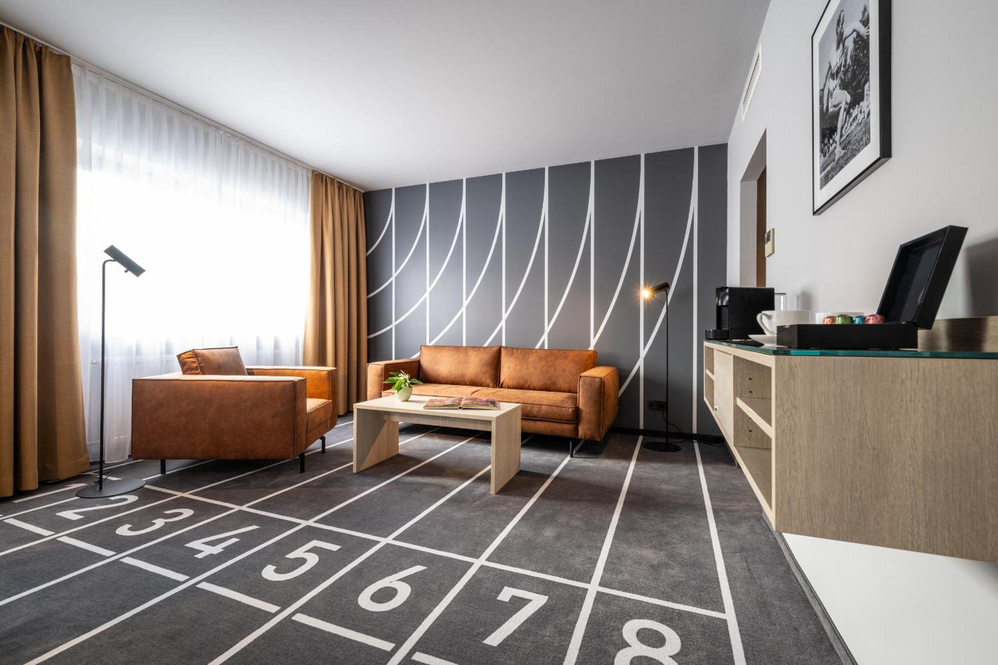 Hotel Herzogspark ヘルツォーゲンアウラッハ エクステリア 写真