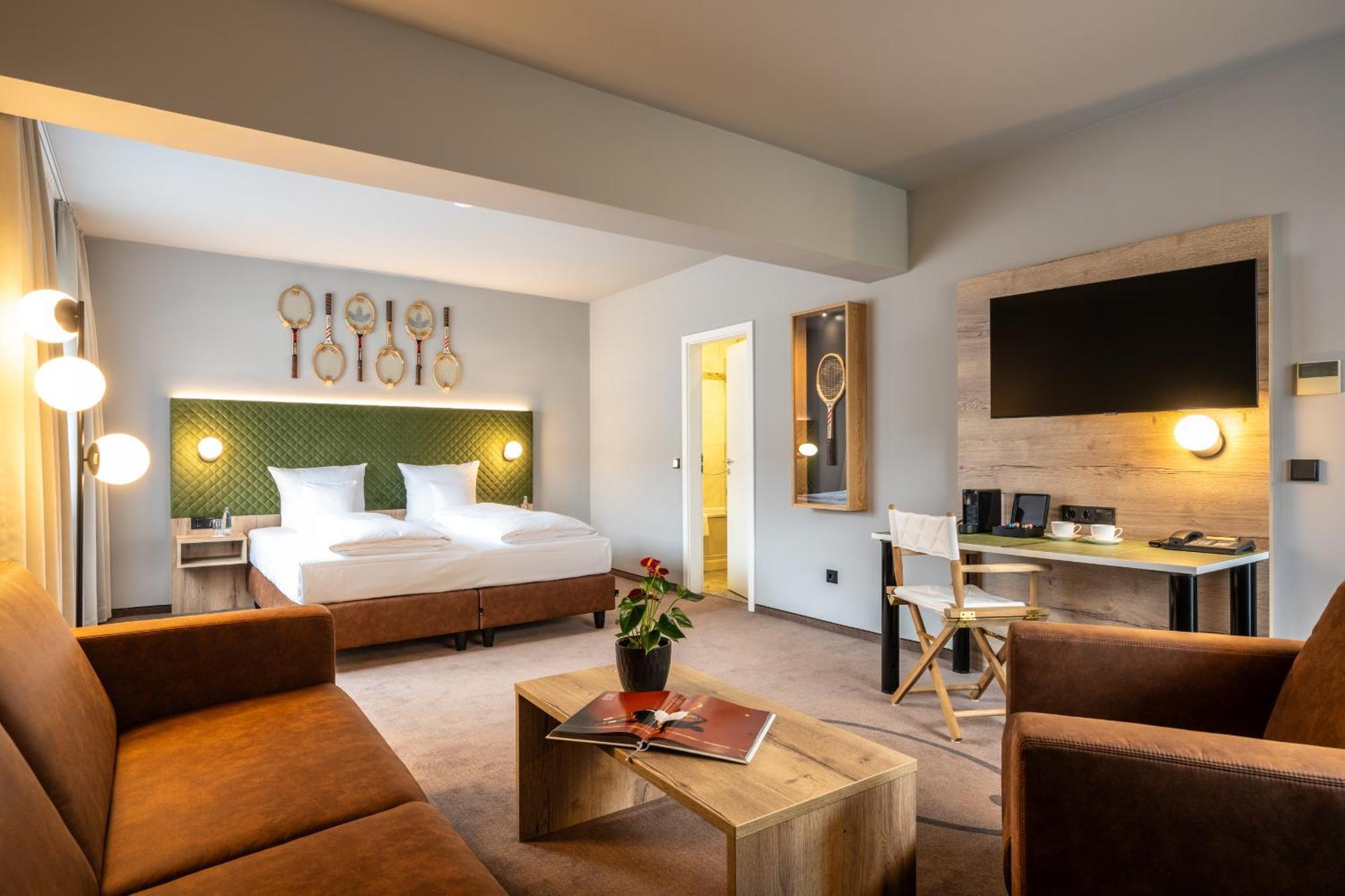 Hotel Herzogspark ヘルツォーゲンアウラッハ エクステリア 写真