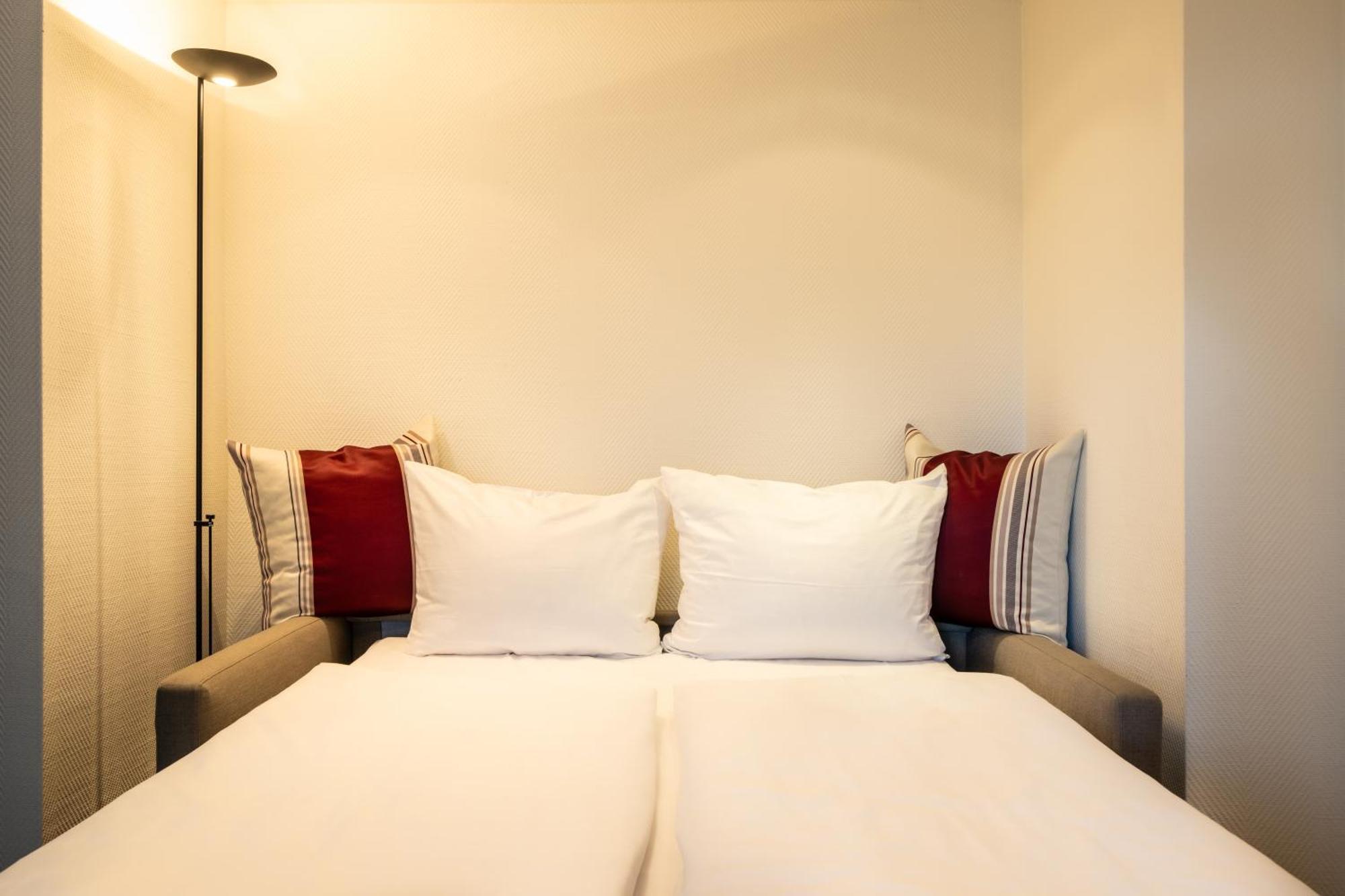Hotel Herzogspark ヘルツォーゲンアウラッハ エクステリア 写真