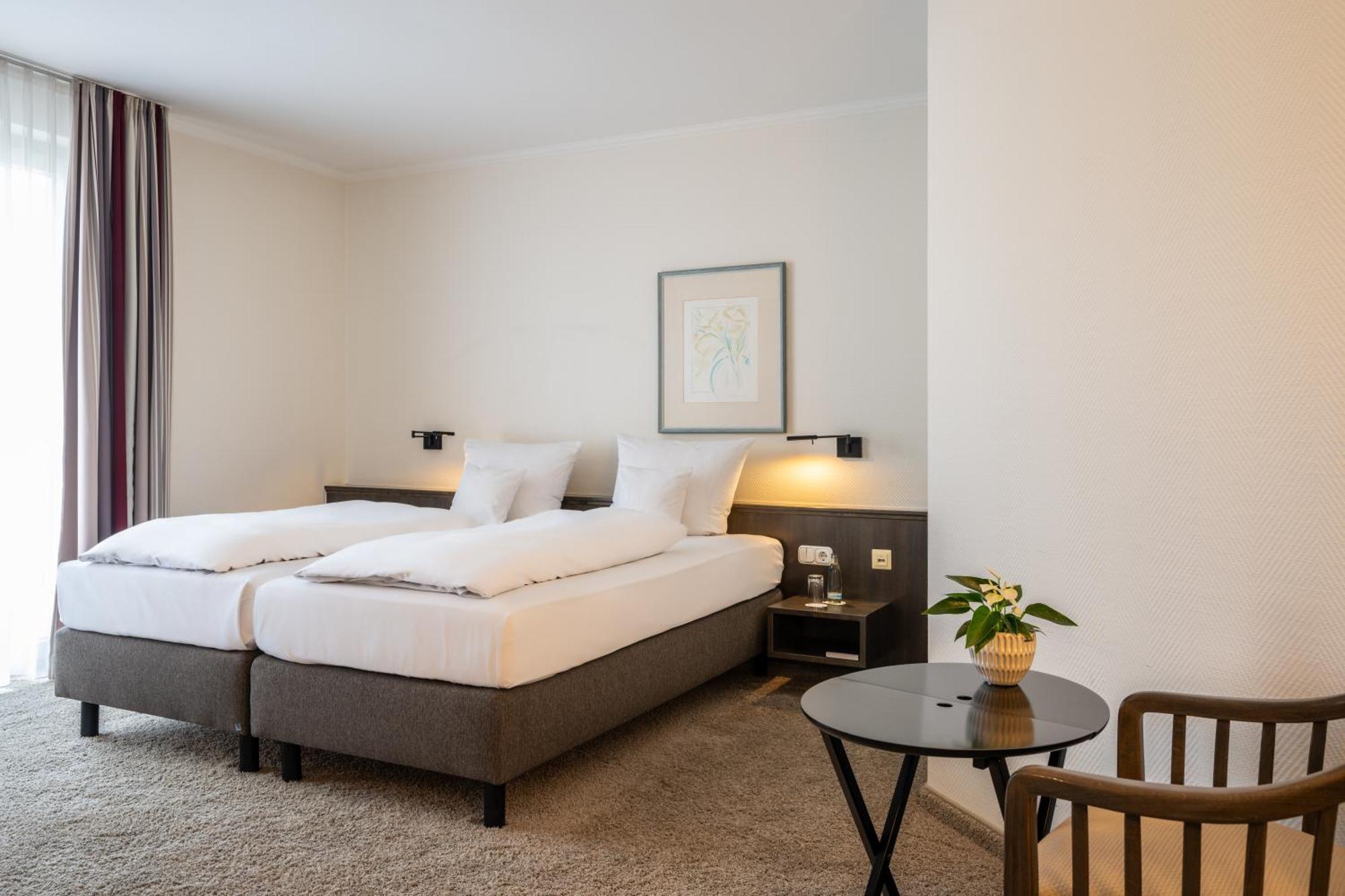 Hotel Herzogspark ヘルツォーゲンアウラッハ エクステリア 写真
