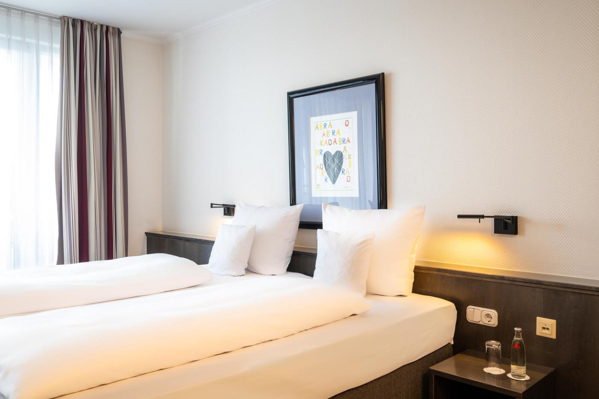 Hotel Herzogspark ヘルツォーゲンアウラッハ エクステリア 写真