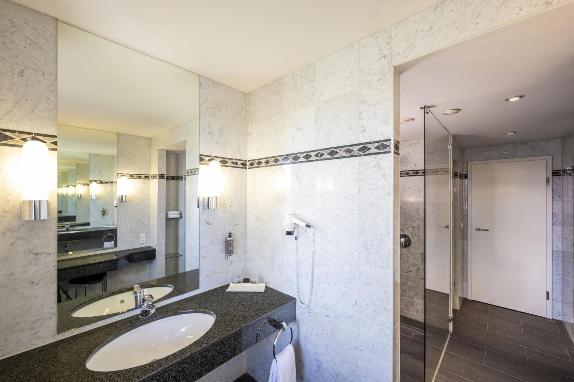 Hotel Herzogspark ヘルツォーゲンアウラッハ 部屋 写真
