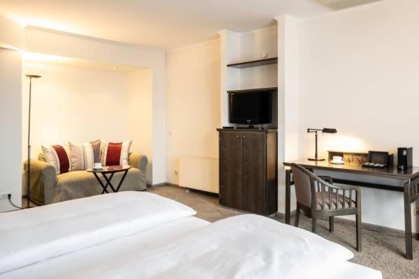Hotel Herzogspark ヘルツォーゲンアウラッハ エクステリア 写真